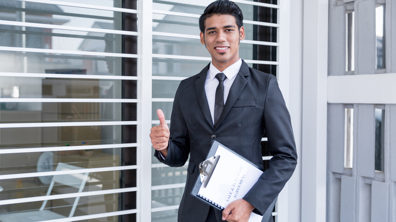 Real Estate Agent vs Realtor: What’s the Difference? (And Why It Matters)